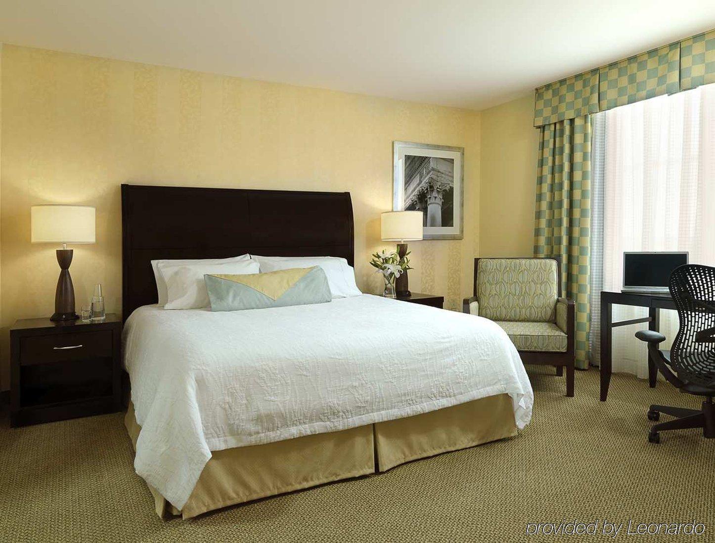 Hilton Garden Inn Jackson Downtown Bilik gambar